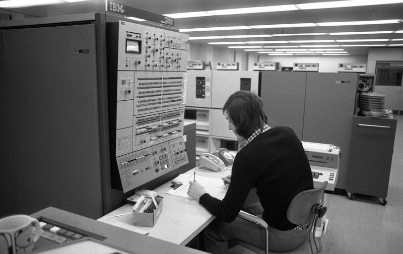 ../_images/os-ve-bellek-ibm360.jpg